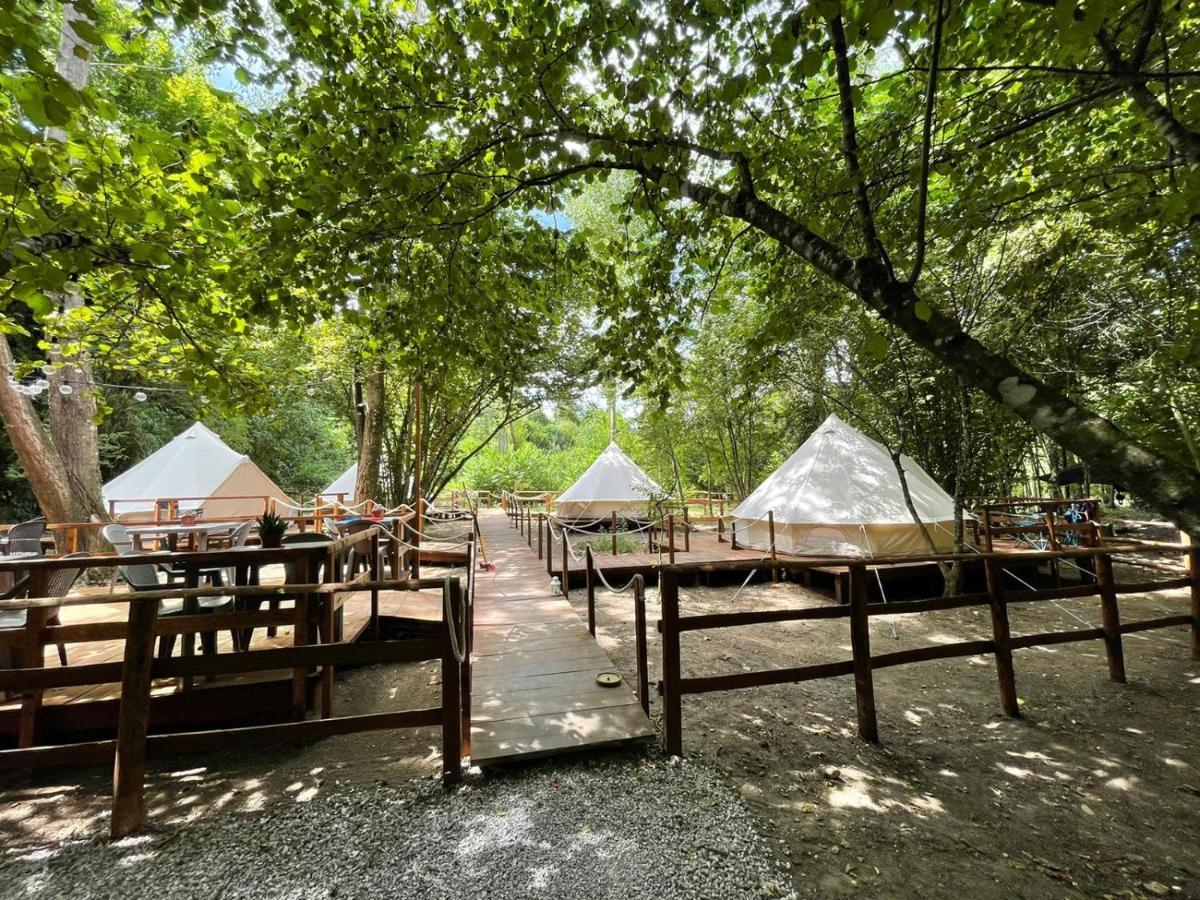 River Tribe Glamping Laino Borgo Bagian luar foto